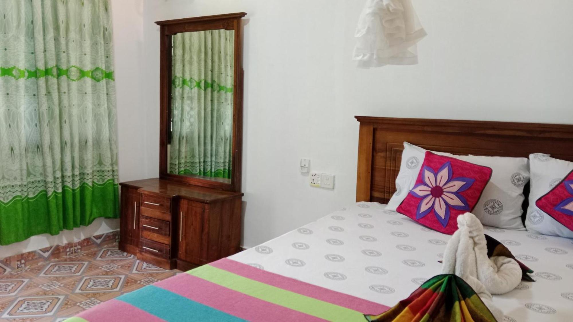 Chanaka Holiday Inn Sigirîya Extérieur photo