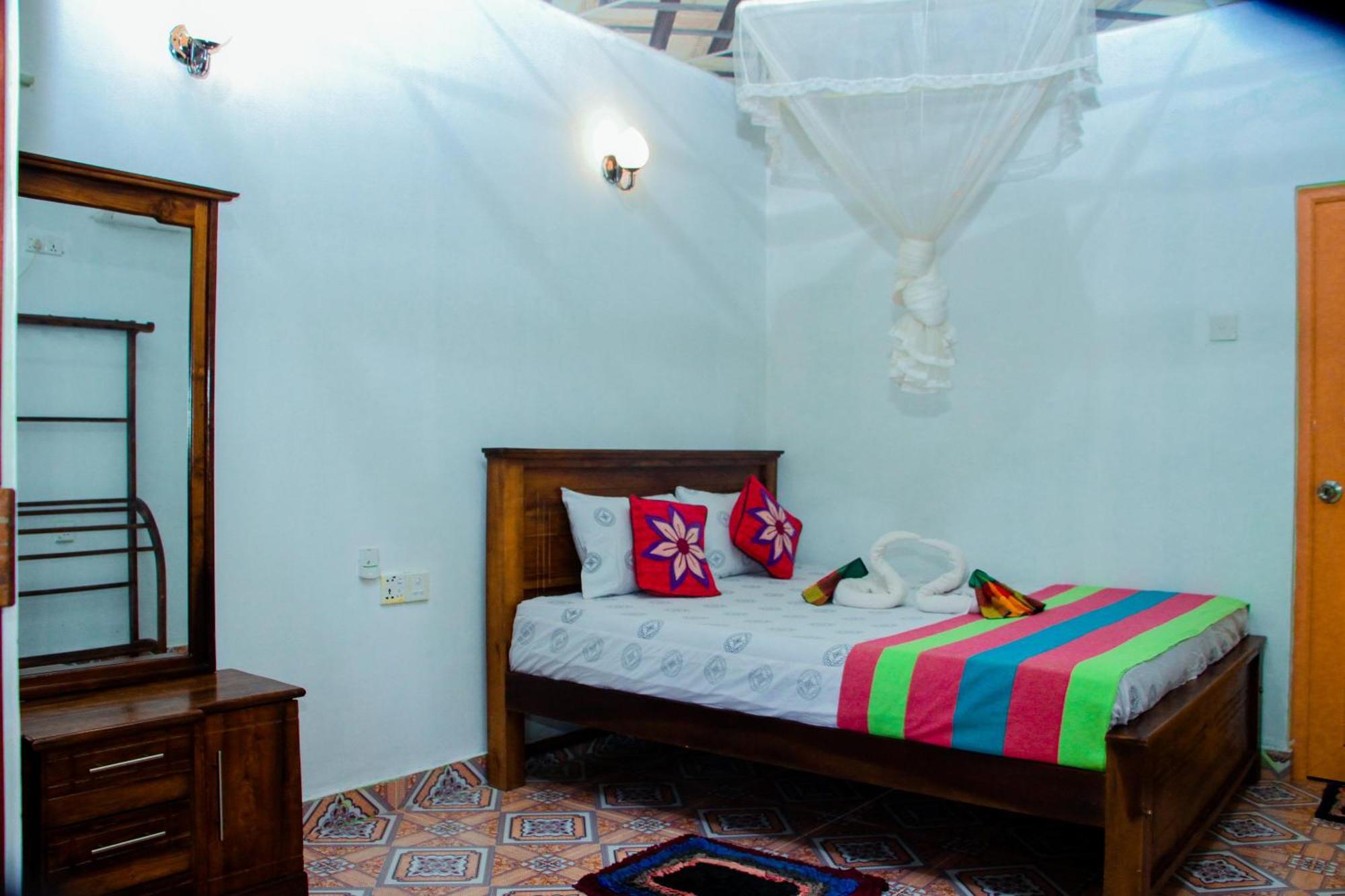 Chanaka Holiday Inn Sigirîya Extérieur photo