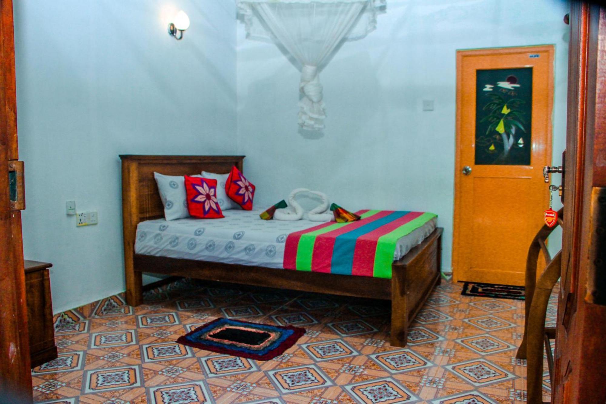 Chanaka Holiday Inn Sigirîya Extérieur photo