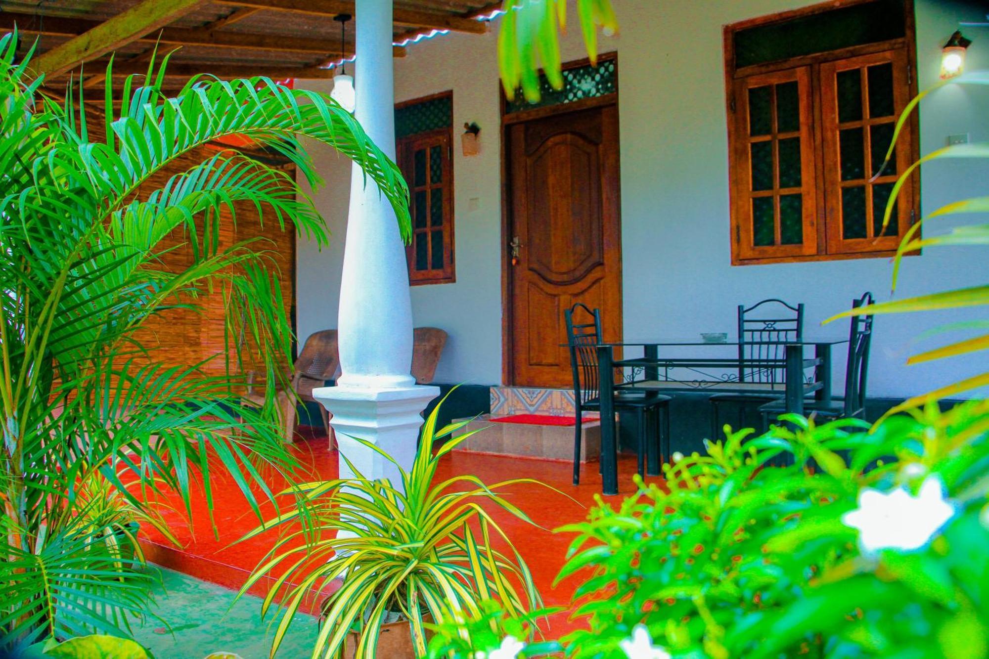 Chanaka Holiday Inn Sigirîya Extérieur photo